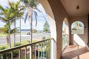Charming 2-bed Apartment With Bay Views