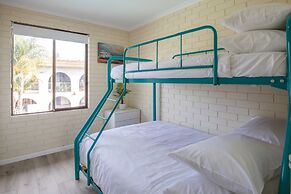 Charming 2-bed Apartment With Bay Views