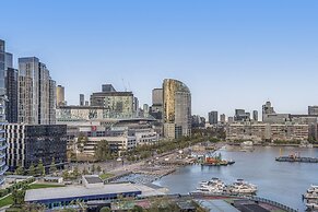 Docklands Waterfront Elegance With Cityscape Views