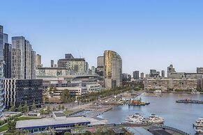 Docklands Waterfront Elegance With Cityscape Views