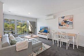 Stylish 1-bed Apartment With Balcony & Pool Access
