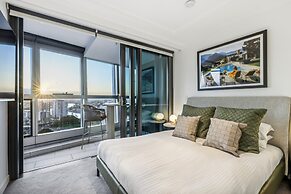 Jewel Luxury Beachside 2-bed With Water View