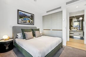 Jewel Luxury Beachside 2-bed With Water View
