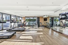 Jewel Luxury Beachside 2-bed With Water View