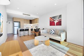 Elegant 2-bed Broadbeach Hotel With Ocean View
