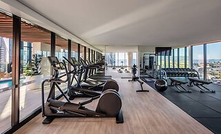 Elegant 2-bed Broadbeach Hotel With Ocean View