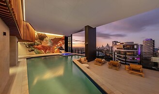 Elegant 2-bed Broadbeach Hotel With Ocean View