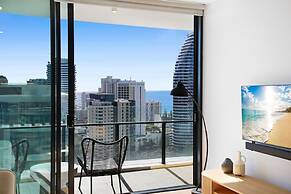 Elegant 2-bed Broadbeach Hotel With Ocean View