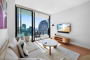 Elegant 2-bed Broadbeach Hotel With Ocean View