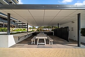 Stylish 2-bed Apartment With Luxe Amenities Access