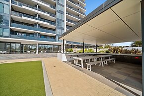 Stylish 2-bed Apartment With Luxe Amenities Access