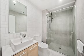 Stylish 2-bed Apartment With Luxe Amenities Access