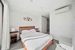 Stylish 2-bed Apartment With Luxe Amenities Access