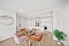 Stylish 2-bed Apartment With Luxe Amenities Access