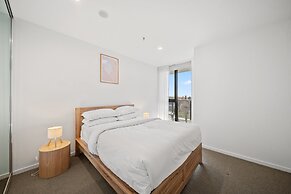 Stylish 2-bed Apartment With Luxe Amenities Access