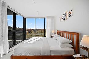Stylish 2-bed Apartment With Luxe Amenities Access