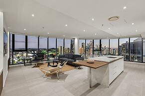 Fortitude Valley 3-bed, Top Floor + Bridge View