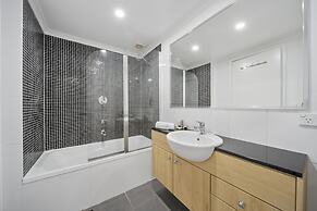 Loft-style CBD 1-bed With Rooftop Terrace & BBQ