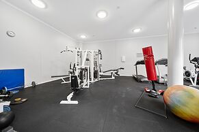 Loft-style CBD 1-bed With Rooftop Terrace & BBQ