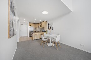 Loft-style CBD 1-bed With Rooftop Terrace & BBQ