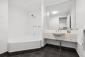 Chic Urban Escape in Vibrant Camperdown