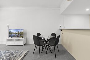 Chic Urban Escape in Vibrant Camperdown