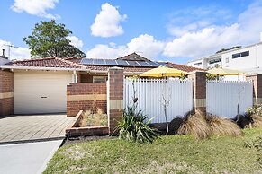 Bright Family Stay With Outdoor Space