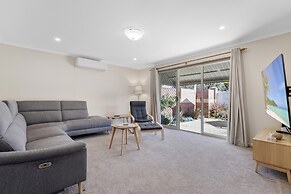 Bright Family Stay With Outdoor Space