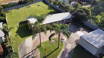 Pet-friendly Private Retreat With Large Backyard
