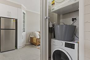 Bright 2-bed Apartment Steps From Largs Bay Beach