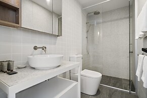 Trendy 1-bed Retreat in Fremantle With Rooftop