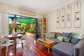 Spacious 2-bed Townhouse With Garage & Patio