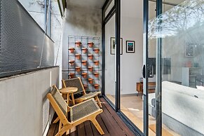 Chic 2-bed Apartment in Vibrant St Kilda