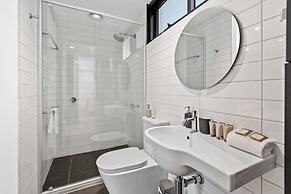 Chic 2-bed Apartment in Vibrant St Kilda