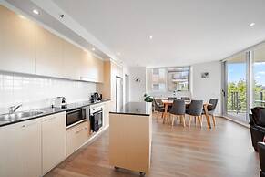Stylish 1-bed Flat With Pool, BBQ & Sauna Access
