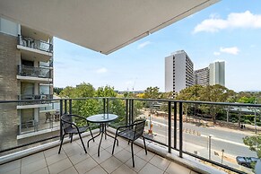 Stylish 1-bed Flat With Pool, BBQ & Sauna Access