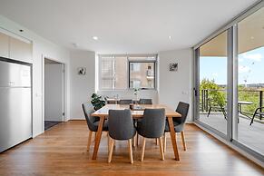Stylish 1-bed Flat With Pool, BBQ & Sauna Access