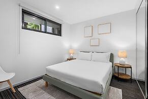 Your St Kilda Escape - Modern, Private and Central