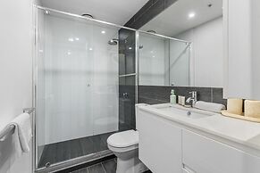 Your St Kilda Escape - Modern, Private and Central