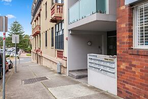 Bright Studio With Balcony Near Coogee Beach