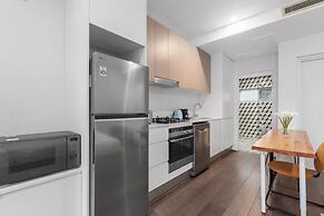 Bright Studio With Balcony Near Coogee Beach