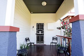 Heritage Home With BBQ & Outdoor Fire Pit