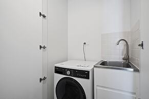 Charming 1-bed With Rooftop Access & Parking
