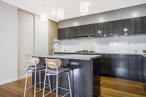 Spacious 4-bed House With Outdoor Area