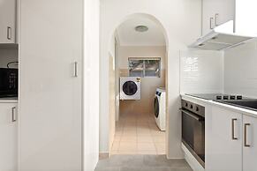 Stylish 2-bed House in Leichhardt