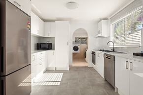 Stylish 2-bed House in Leichhardt