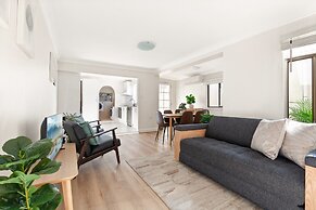 Stylish 2-bed House in Leichhardt