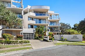 Pristine 2-bed Apartment With Pool and Balcony
