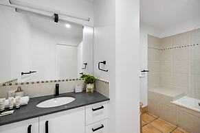 Pristine 2-bed Apartment With Pool and Balcony