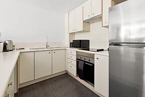Bright Inner-west Stay With Pool Access